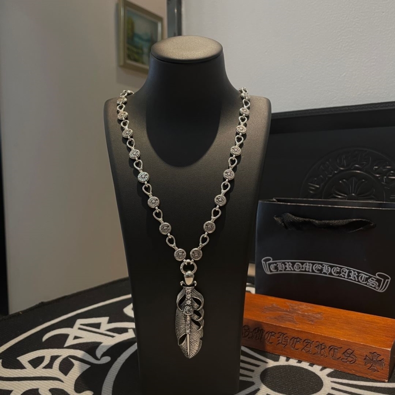 Ch**me He**ts necklaces